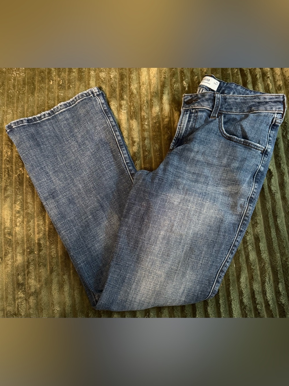 Women’s size 12 R Hollister Mid-rise relaxed fit bootcut jeans.